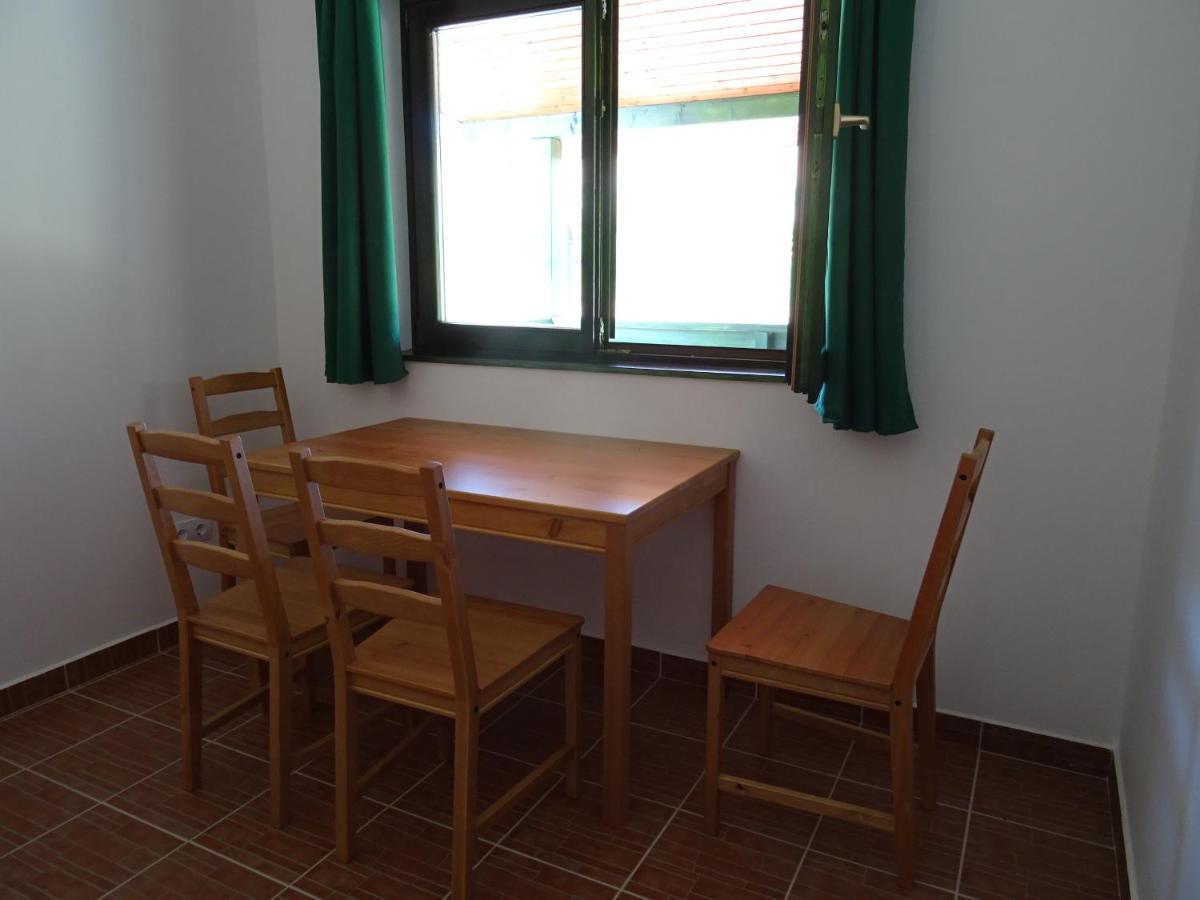 Kisrejtek Apartmanház Lispeszentadorjan Exterior foto